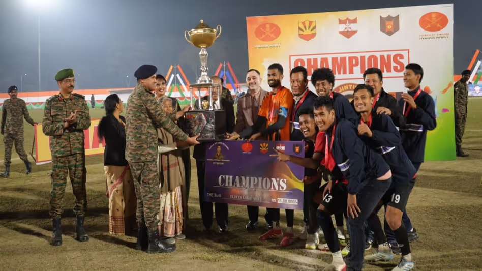 Assam के दुलियाजान में 21वां कैप्टन जिंटू गोगोई मेमोरियल फुटबॉल फाइनल जीता Assam के दुलियाजान में 21वां कैप्टन जिंटू गोगोई मेमोरियल फुटबॉल फाइनल जीता