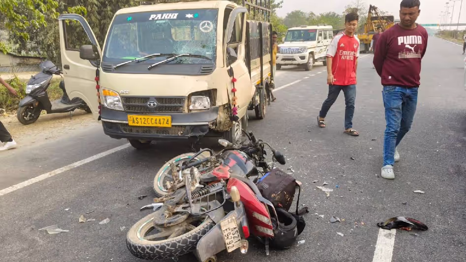 Assam : कालियाबोर में आमने-सामने की टक्कर में एक आदमी की मौत