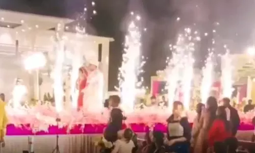 जयमाल के बाद दुल्हन ने फौरन तोड़ दी शादी जयमाल के बाद दुल्हन ने फौरन तोड़ दी शादी