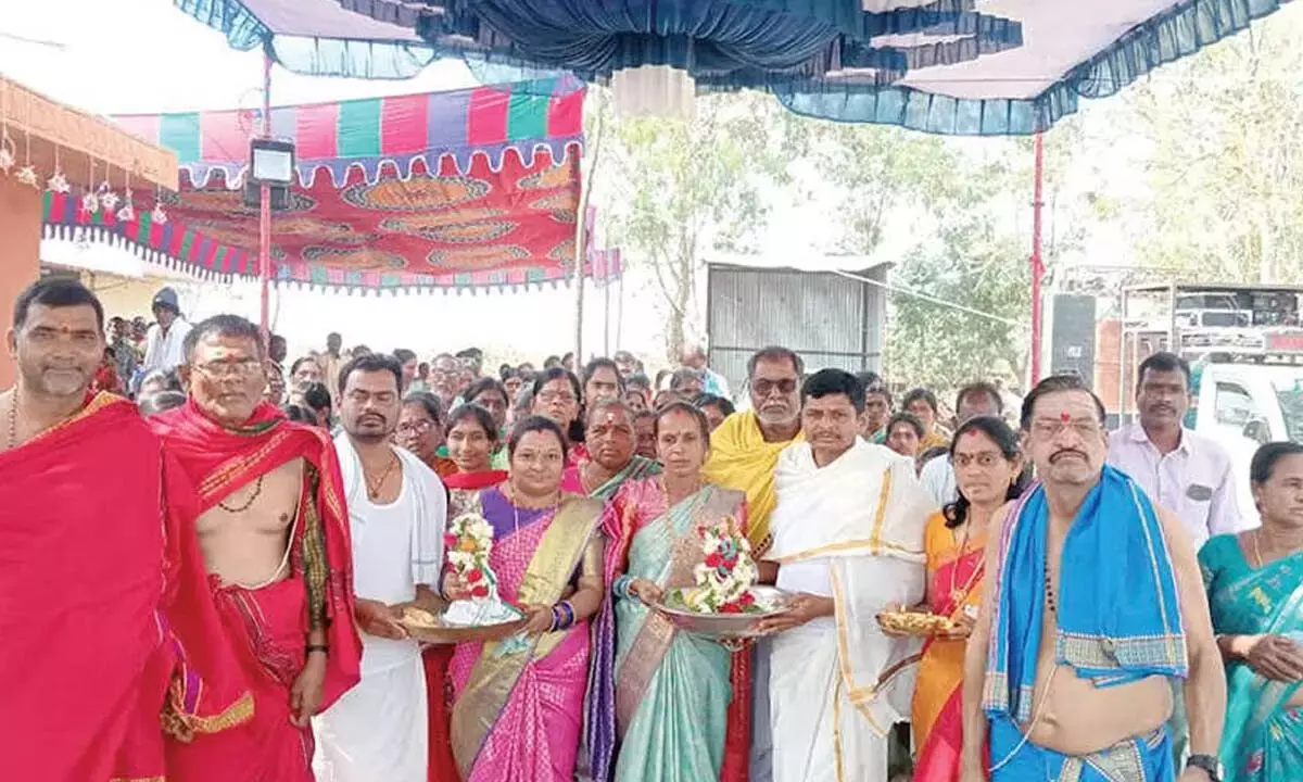 Telangana: आसिफाबाद “हर हर महादेव” के नारों से गूंज उठा Telangana: आसिफाबाद “हर हर महादेव” के नारों से गूंज उठा