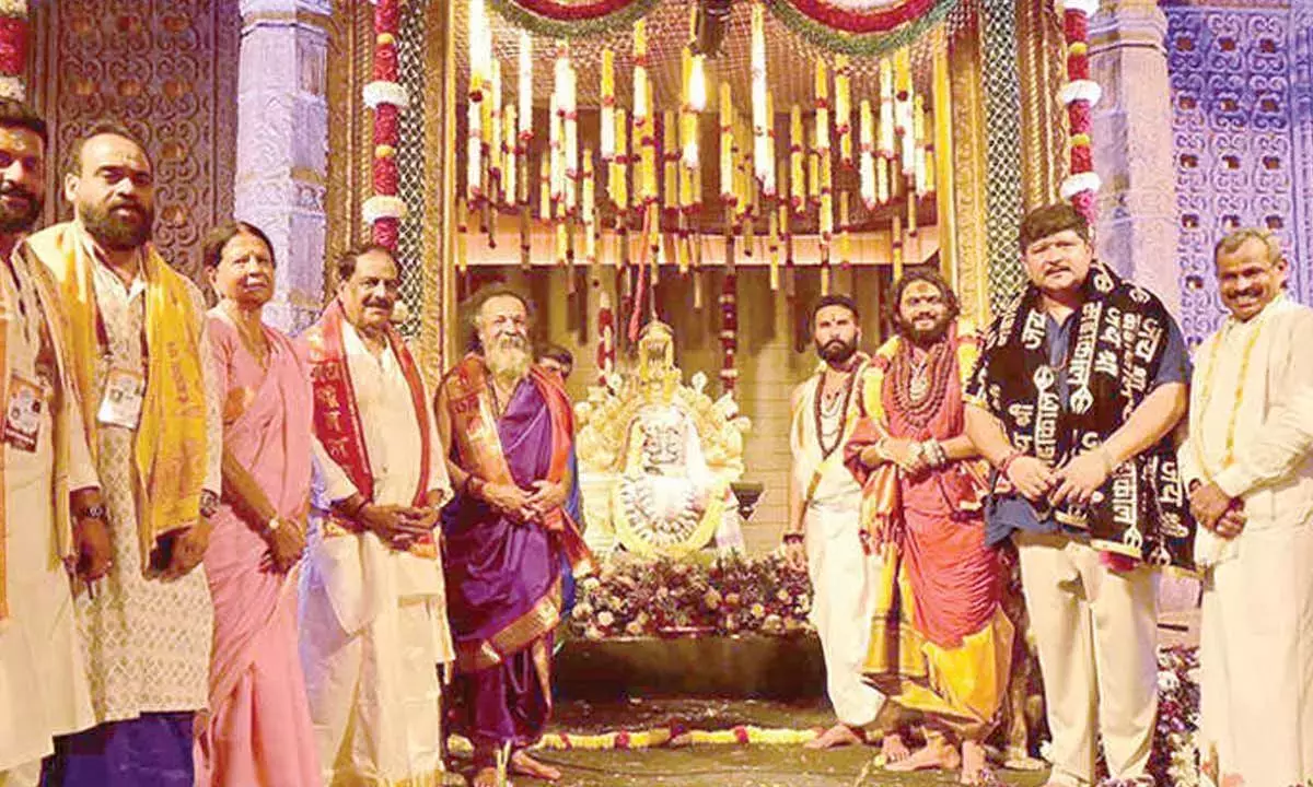 Karnataka: HAL में छठे महाशिवरात्रि महोत्सव में भारी भीड़ उमड़ी Karnataka: HAL में छठे महाशिवरात्रि महोत्सव में भारी भीड़ उमड़ी