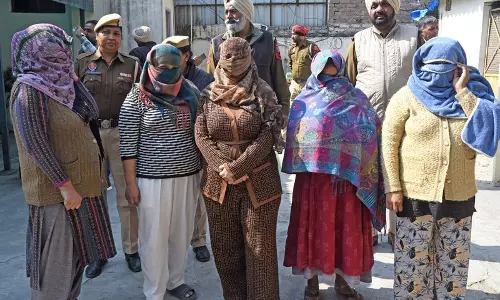 Ludhiana में दो दिन की बच्ची को 2.10 लाख रुपये में बेचा गया Ludhiana में दो दिन की बच्ची को 2.10 लाख रुपये में बेचा गया