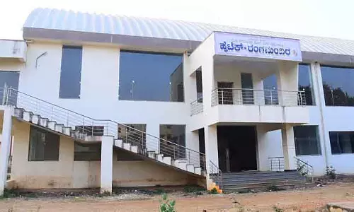 Haveri : एक हाई-टेक थिएटर जो 5 साल से नहीं खुला है Haveri : एक हाई-टेक थिएटर जो 5 साल से नहीं खुला है
