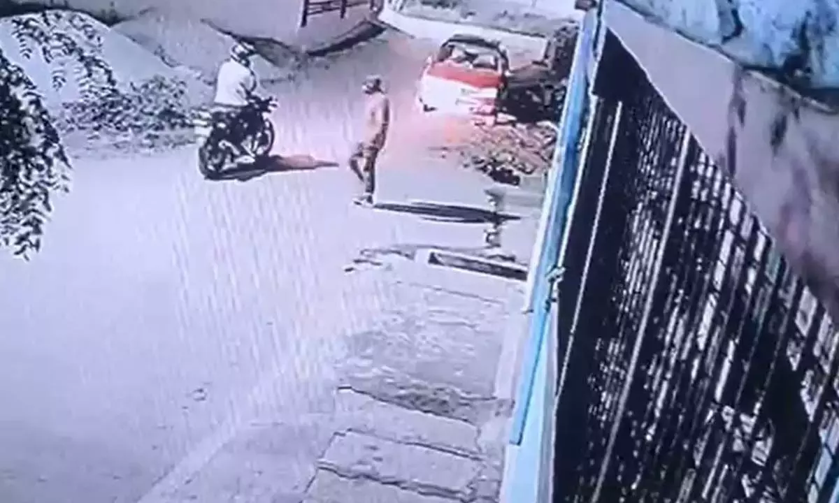 Karnataka: शिवरात्रि की पूर्व संध्या पर डोड्डाबल्लापुर में चेन स्नेचिंग से दहशत फैल गई
