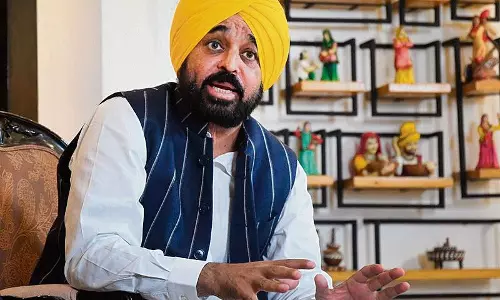 कैबिनेट में फेरबदल की चर्चा के बीच पंजाब के CM भगवंत मान की सेहत को लेकर चिंता कैबिनेट में फेरबदल की चर्चा के बीच पंजाब के CM भगवंत मान की सेहत को लेकर चिंता