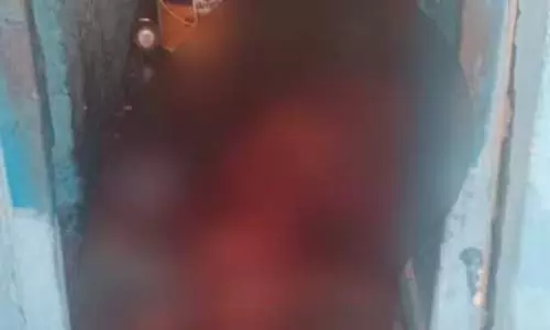 मानसिक रोगी बेटे ने किया खून, पैसे नहीं मिलने पर पिता के टुकड़े-टुकड़े कर दिए मानसिक रोगी बेटे ने किया खून, पैसे नहीं मिलने पर पिता के टुकड़े-टुकड़े कर दिए