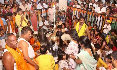 Karnataka : बागलकोट शहर के अलग-अलग हिस्सों में शिवरात्रि का जश्न Karnataka : बागलकोट शहर के अलग-अलग हिस्सों में शिवरात्रि का जश्न