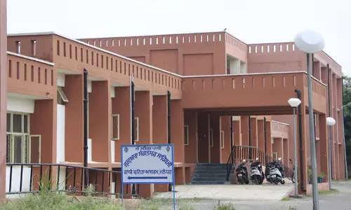 Jalandhar के चिल्ड्रन होम में बंद नाबालिग लड़की को सांस लेने में तकलीफ, मौत Jalandhar के चिल्ड्रन होम में बंद नाबालिग लड़की को सांस लेने में तकलीफ, मौत