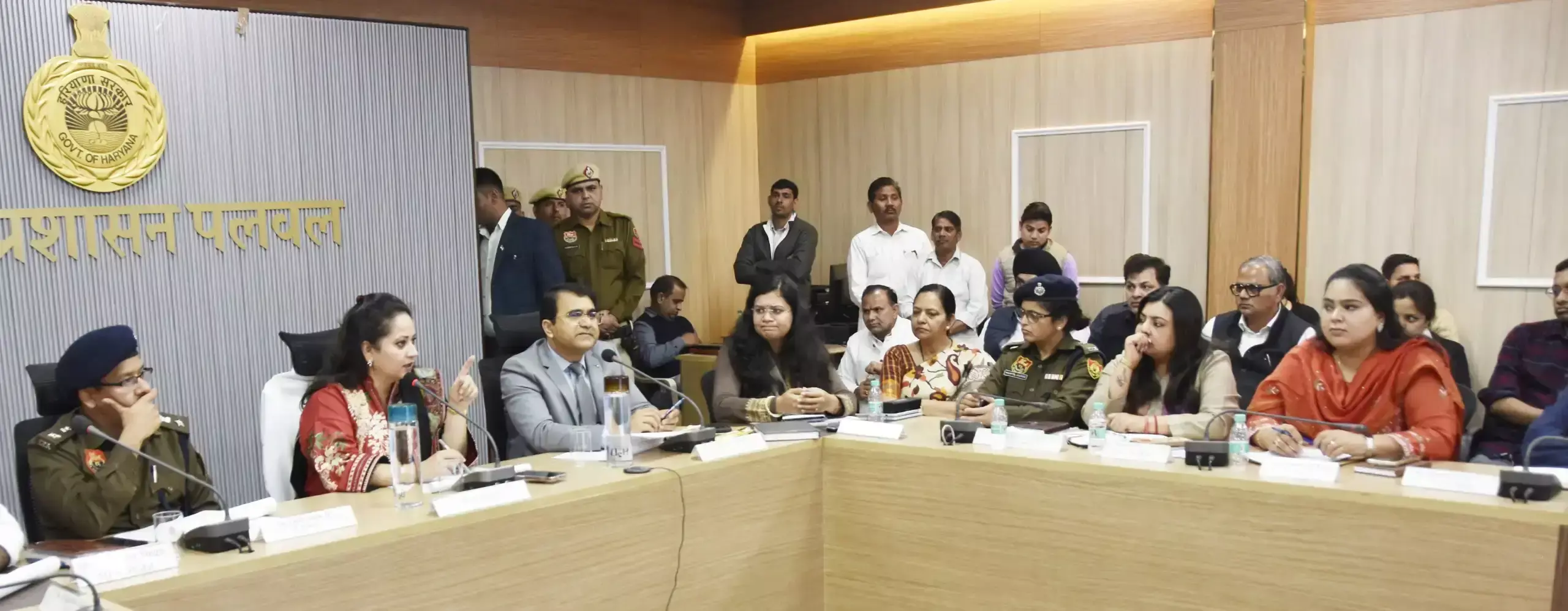 Palwal: आरती राव ने जनता की समस्याओं का किया निराकरण Palwal: आरती राव ने जनता की समस्याओं का किया निराकरण