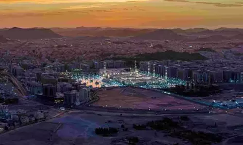फ़ोटोग्राफ़र शकर समरगंडी ने Medina का आधुनिक और व्यक्तिगत नज़रिया पेश किया फ़ोटोग्राफ़र शकर समरगंडी ने Medina का आधुनिक और व्यक्तिगत नज़रिया पेश किया