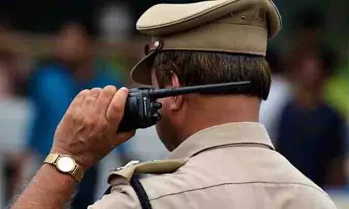 बच्चे के अपहरण के शक में महिला गिरफ्तार! पुलिस ने उसे लौटा दिया