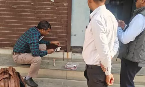 कुट्टू का आटा खाने से लोगों के बीमार होने के मामले में दुकान सील, 4 हिरासत में