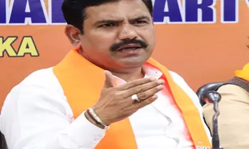 कर्नाटक: BJP ने राज्य में दवाओं की कमी को लेकर कांग्रेस सरकार को घेरा कर्नाटक: BJP ने राज्य में दवाओं की कमी को लेकर कांग्रेस सरकार को घेरा