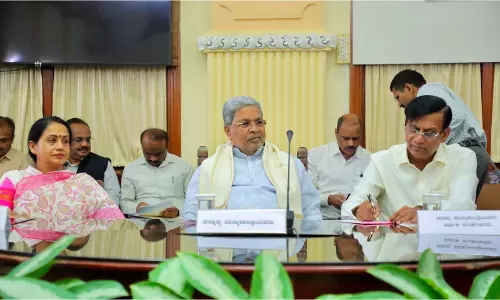 कर्नाटक के CM सिद्धारमैया ने बेंगलुरु में व्यापारिक संगठनों के साथ बजट पूर्व बैठक की