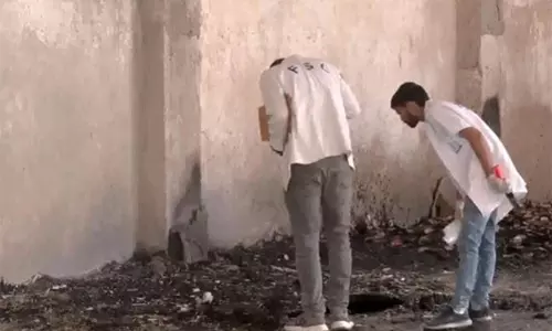 आग लगने से 7 लोगों की मौत के बाद FSL की टीम भिवाड़ी की रासायनिक फैक्ट्री पहुंची आग लगने से 7 लोगों की मौत के बाद FSL की टीम भिवाड़ी की रासायनिक फैक्ट्री पहुंची