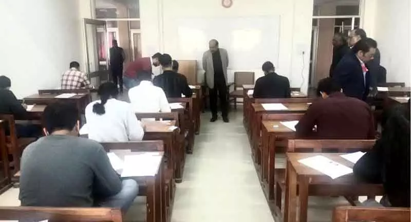 Rohtak में मेडिकल ऑफिसर की परीक्षा में एक तिहाई उम्मीदवार अनुपस्थित Rohtak में मेडिकल ऑफिसर की परीक्षा में एक तिहाई उम्मीदवार अनुपस्थित