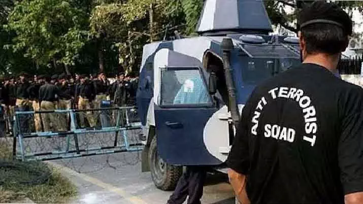 Maharashtra : ATS ने संदिग्ध चरमपंथी गतिविधि को लेकर अहिल्यानगर, यवतमाल में छापे मारे Maharashtra : ATS ने संदिग्ध चरमपंथी गतिविधि को लेकर अहिल्यानगर, यवतमाल में छापे मारे