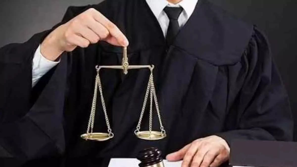 Indore : मध्य प्रदेश भर के वकीलों ने प्रोटेक्शन लॉ को तुरंत लागू करने की मांग की Indore : मध्य प्रदेश भर के वकीलों ने प्रोटेक्शन लॉ को तुरंत लागू करने की मांग की
