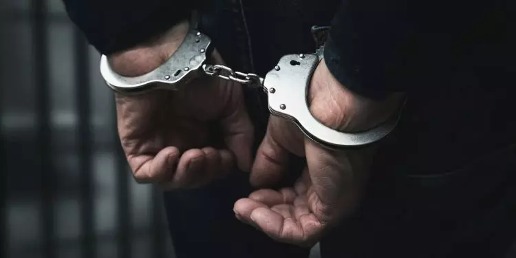 Odisha: लड़की को आत्महत्या के लिए उकसाने के आरोप में प्रेमी गिरफ्तार Odisha: लड़की को आत्महत्या के लिए उकसाने के आरोप में प्रेमी गिरफ्तार