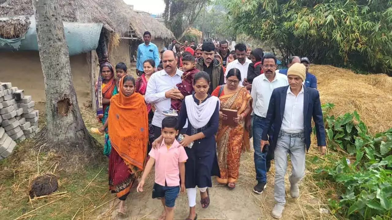 Odisha : केंद्रपाड़ा में तीन महीने के जाति विवाद के बाद आंगनवाड़ी केंद्र फिर से खुला Odisha : केंद्रपाड़ा में तीन महीने के जाति विवाद के बाद आंगनवाड़ी केंद्र फिर से खुला