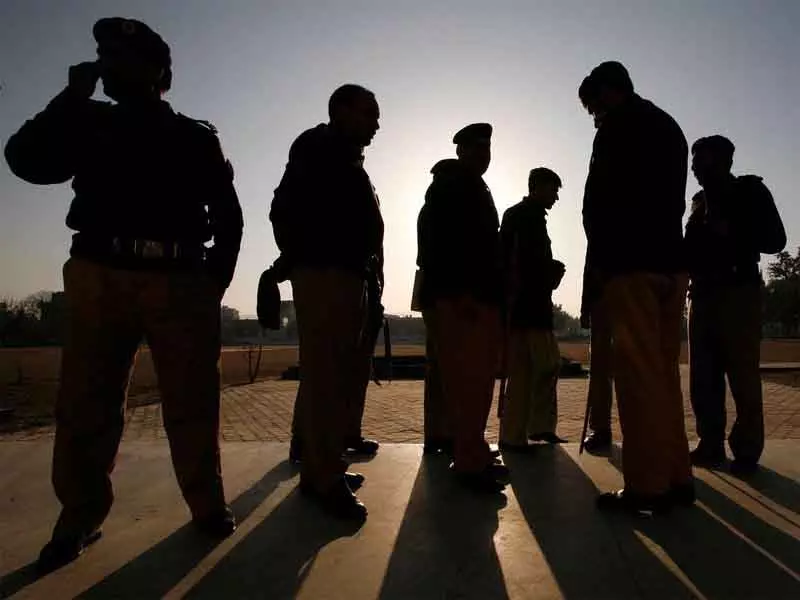 Pakistan: मौलवी इंजीनियर मिर्जा पर हमला करने के आरोप में एक व्यक्ति गिरफ्तार Pakistan: मौलवी इंजीनियर मिर्जा पर हमला करने के आरोप में एक व्यक्ति गिरफ्तार
