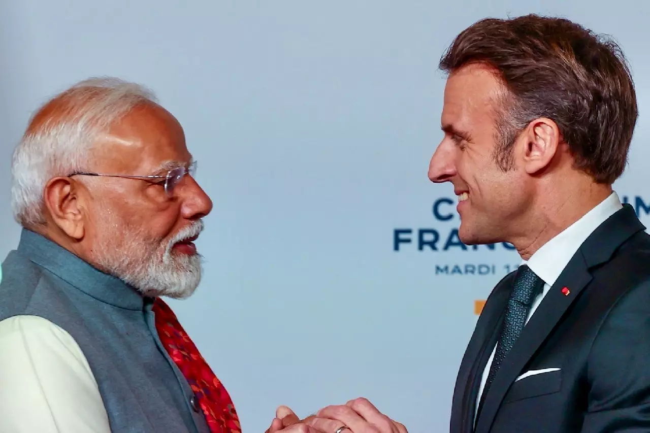 PM मोदी और मैक्रों कल मुंबई में करेंगे द्विपक्षीय बैठक PM मोदी और मैक्रों कल मुंबई में करेंगे द्विपक्षीय बैठक