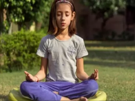 नन्हें-मुन्हें बच्चों के मानसिक और शारीरिक विकास के लिए जरूरी हैं ये तीन आसन, आज से ही करें शुरू नन्हें-मुन्हें बच्चों के मानसिक और शारीरिक विकास के लिए जरूरी हैं ये तीन आसन, आज से ही करें शुरू