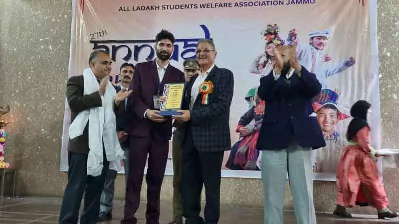 लद्दाख प्रशासन छात्रों की चिंताओं को हल करने के लिए प्रतिबद्ध: LG Gupta लद्दाख प्रशासन छात्रों की चिंताओं को हल करने के लिए प्रतिबद्ध: LG Gupta
