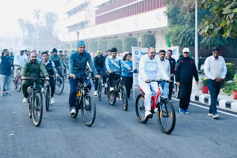 हरियाणा के हिसार एग्रीकल्चर यूनिवर्सिटी के VC ने हेल्दी लाइफस्टाइल को बढ़ावा हरियाणा के हिसार एग्रीकल्चर यूनिवर्सिटी के VC ने हेल्दी लाइफस्टाइल को बढ़ावा