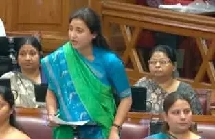 Lucknow: पोषण आहार को लेकर विपक्ष-सरकार आमने-सामने Lucknow: पोषण आहार को लेकर विपक्ष-सरकार आमने-सामने