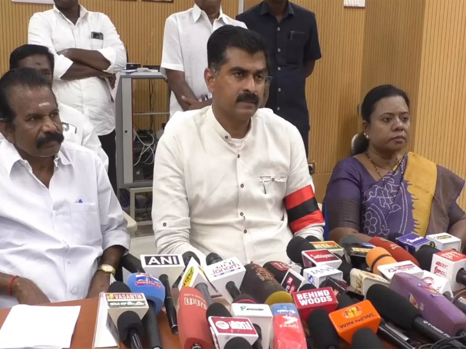 MDMK के दुरई वाइको ने डीएमके के 2026 के घोषणापत्र के लिए कनिमोझी को छह प्रमुख प्रस्ताव सौंपे MDMK के दुरई वाइको ने डीएमके के 2026 के घोषणापत्र के लिए कनिमोझी को छह प्रमुख प्रस्ताव सौंपे