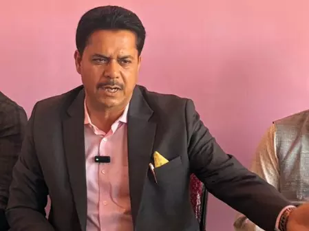 आत्मसम्मान के लिए पार्टी छोड़ी: असम में भूपेन बोरा ने तोड़ा कांग्रेस से 32 साल पूराना रिश्ता आत्मसम्मान के लिए पार्टी छोड़ी: असम में भूपेन बोरा ने तोड़ा कांग्रेस से 32 साल पूराना रिश्ता