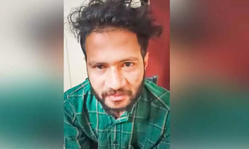 Kerala : हशीश ऑयल और गांजे के साथ युवक गिरफ्तार Kerala : हशीश ऑयल और गांजे के साथ युवक गिरफ्तार