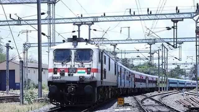 Tamil Nadu : सेतु एक्सप्रेस ट्रेन तांबरम से चलेगी Tamil Nadu : सेतु एक्सप्रेस ट्रेन तांबरम से चलेगी