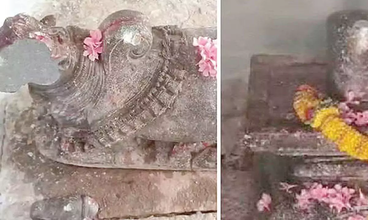 Karnataka: बदमाशों ने प्राचीन शिव मंदिर में मूर्तियों को अपवित्र किया Karnataka: बदमाशों ने प्राचीन शिव मंदिर में मूर्तियों को अपवित्र किया