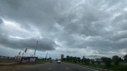 Ludhiana: मौसम ने ली करवट, कल से बारिश के आसार Ludhiana: मौसम ने ली करवट, कल से बारिश के आसार