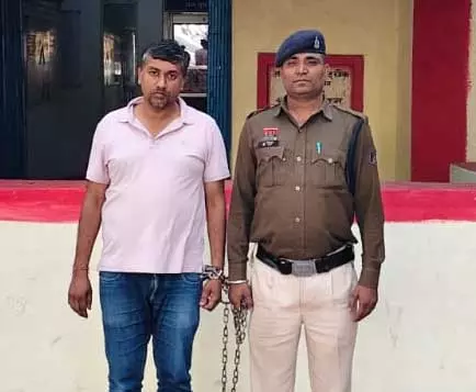 चोर बच्चे से जेवर खरीदना महंगा साबित हुआ, रायपुर में कारोबारी गिरफ्तार चोर बच्चे से जेवर खरीदना महंगा साबित हुआ, रायपुर में कारोबारी गिरफ्तार
