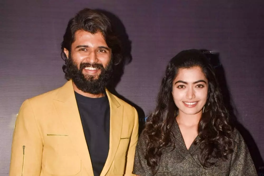Vijay-Rashmika की शादी की संभावित तारीख आई सामने, कार्ड वायरल Vijay-Rashmika की शादी की संभावित तारीख आई सामने, कार्ड वायरल