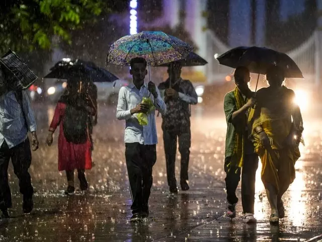 Bhopal: ग्वालियर-चंबल और उज्जैन संभाग में बारिश के संकेत Bhopal: ग्वालियर-चंबल और उज्जैन संभाग में बारिश के संकेत