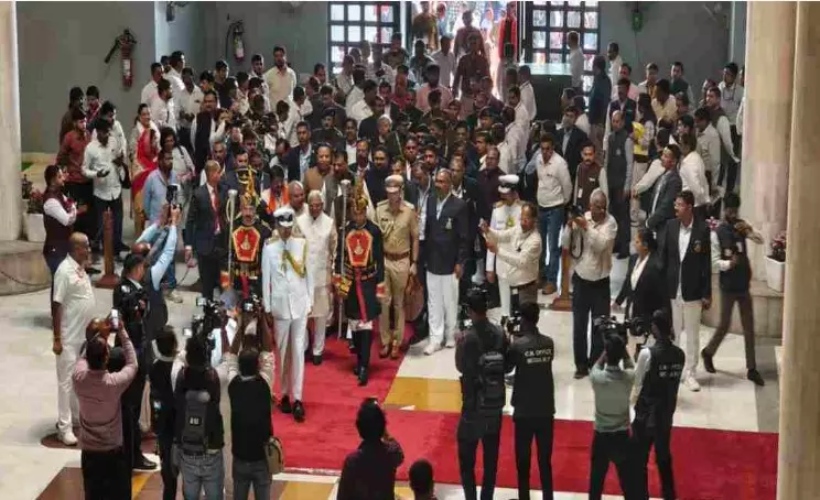 Bhopal: मप्र विधानसभा में बजट सत्र की शुरुआत वंदे मातरम् के साथ Bhopal: मप्र विधानसभा में बजट सत्र की शुरुआत वंदे मातरम् के साथ