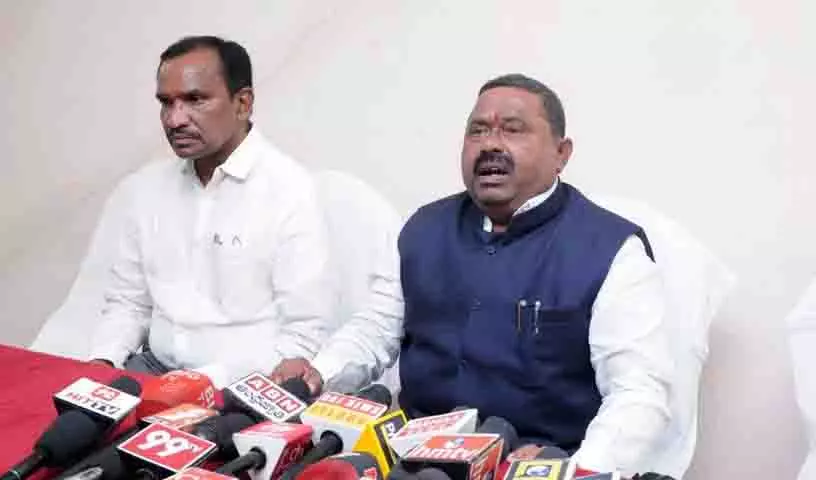Rajesh की मौत के बारे में जवाब न देने पर अधिकारियों को छह महीने जेल Rajesh की मौत के बारे में जवाब न देने पर अधिकारियों को छह महीने जेल