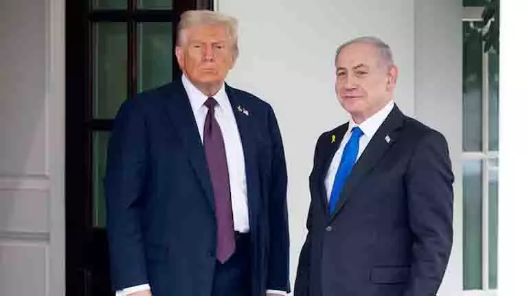 Trump ने नेतन्याहू को माफ़ी देने के लिए इज़राइल के राष्ट्रपति पर सार्वजनिक रूप से दबाव Trump ने नेतन्याहू को माफ़ी देने के लिए इज़राइल के राष्ट्रपति पर सार्वजनिक रूप से दबाव