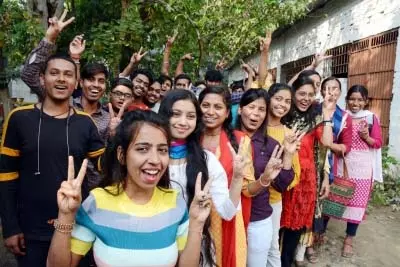 JEE मेन परीक्षा 2026 का परिणाम जारी, 12 उम्मीदवारों को मिले 100 पर्सेंटाइल JEE मेन परीक्षा 2026 का परिणाम जारी, 12 उम्मीदवारों को मिले 100 पर्सेंटाइल