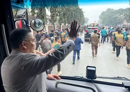 Bangladesh: प्रधानमंत्री तय, अब बीएनपी में अगले राष्ट्रपति को लेकर मंथन शुरू Bangladesh: प्रधानमंत्री तय, अब बीएनपी में अगले राष्ट्रपति को लेकर मंथन शुरू