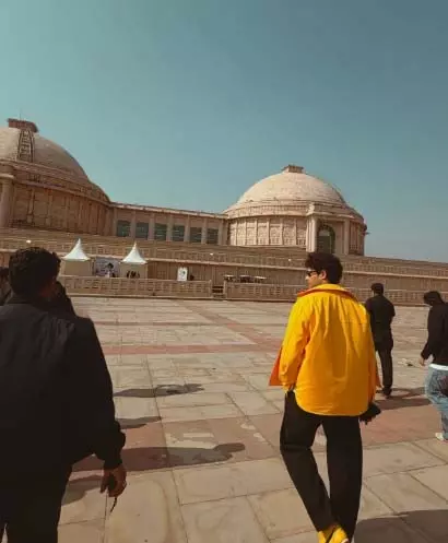 सिद्धांत चतुर्वेदी पर लखनऊ का चढ़ा खुमार, मृणाल ठाकुर संग शेयर कीं खास तस्वीरें सिद्धांत चतुर्वेदी पर लखनऊ का चढ़ा खुमार, मृणाल ठाकुर संग शेयर कीं खास तस्वीरें