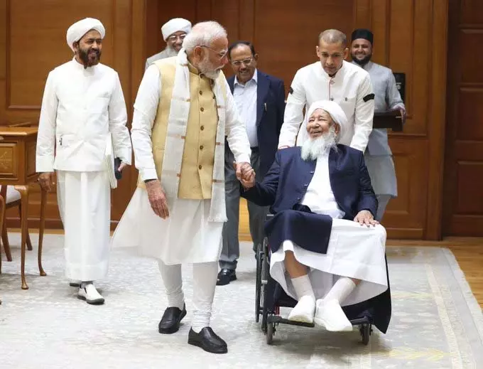 मोदी ने इंडियन ग्रैंड मुफ्ती कंथापुरम AP अबूबकर मुसलियार से की मुलाकात मोदी ने इंडियन ग्रैंड मुफ्ती कंथापुरम AP अबूबकर मुसलियार से की मुलाकात