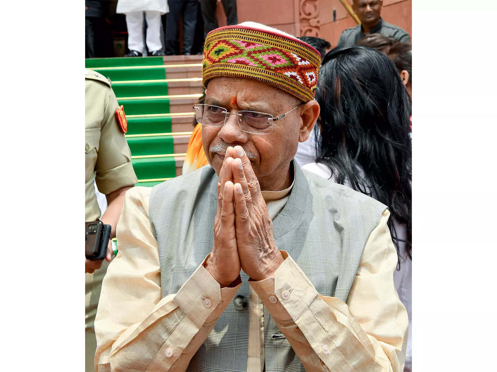 Himachal Assembly में राज्यपाल का पूरा भाषण नहीं देने से नया विवाद Himachal Assembly में राज्यपाल का पूरा भाषण नहीं देने से नया विवाद