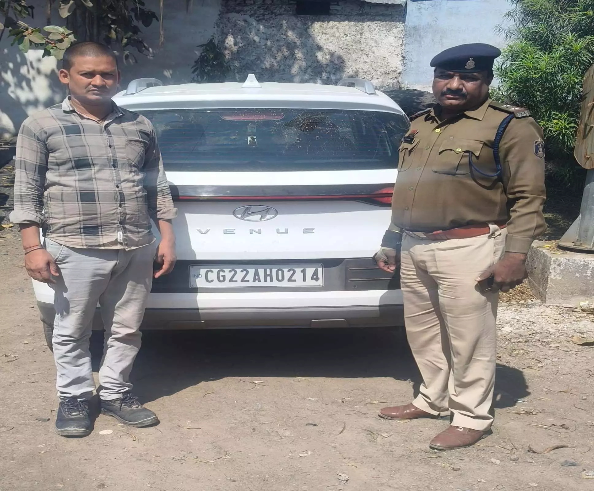 NH-130 पर स्टंटबाजी महंगी, सरगांव पुलिस की सख्त कार्रवाई NH-130 पर स्टंटबाजी महंगी, सरगांव पुलिस की सख्त कार्रवाई