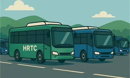 Himachal: HRTC बस में  कंडक्टर ने मांगा  टिकट  तो युवती ने जड़ दिया तमाचा
