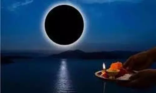 Phalguna Amavasya 2026: आज फाल्गुन अमावस्या की रात भूलकर भी न करें ये गलतियां, वरना भुगतना पड़ सकता है भारी नुकसान Phalguna Amavasya 2026: आज फाल्गुन अमावस्या की रात भूलकर भी न करें ये गलतियां, वरना भुगतना पड़ सकता है भारी नुकसान